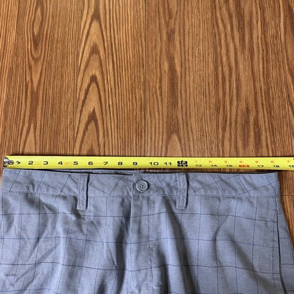 Travis Mathew Mens 36 Plaid Shorts - Picture 7 of 9